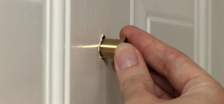 peephole door repair in Lauderdale Lakes